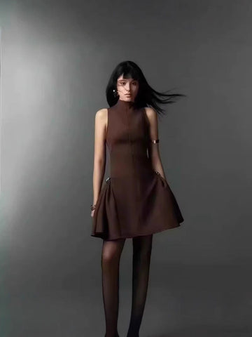 2025 Irregular Neckpei Design Peng Peng Dress Symmetrical Folds In Spring And Summer